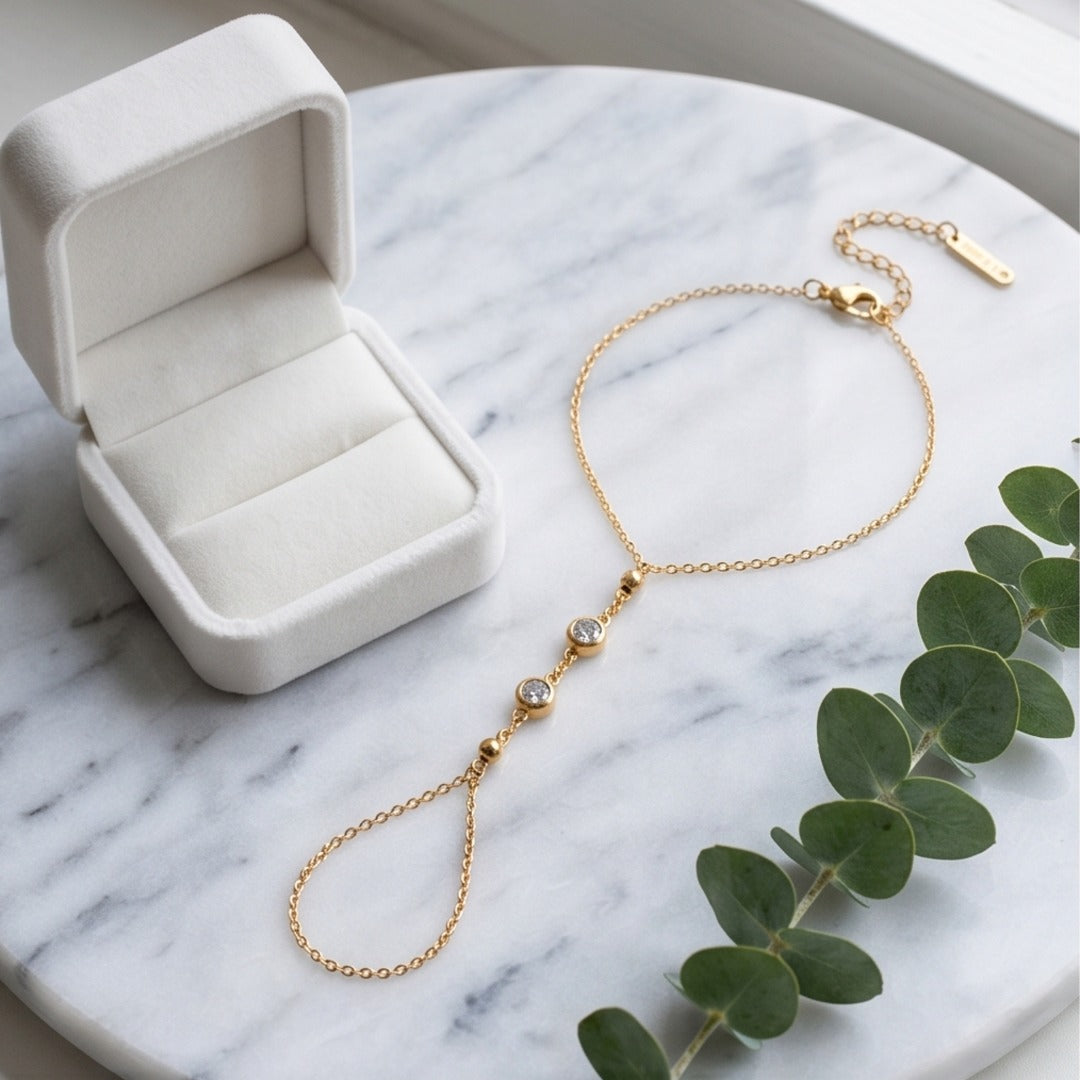 Exquisite Geometric Stainless Steel Finger Chain Bracelet - Trendy Diamond-Treated Hand Chain for Women