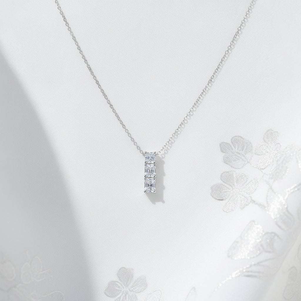Platinum-plated S925 Silver Moissanite Circle Necklace