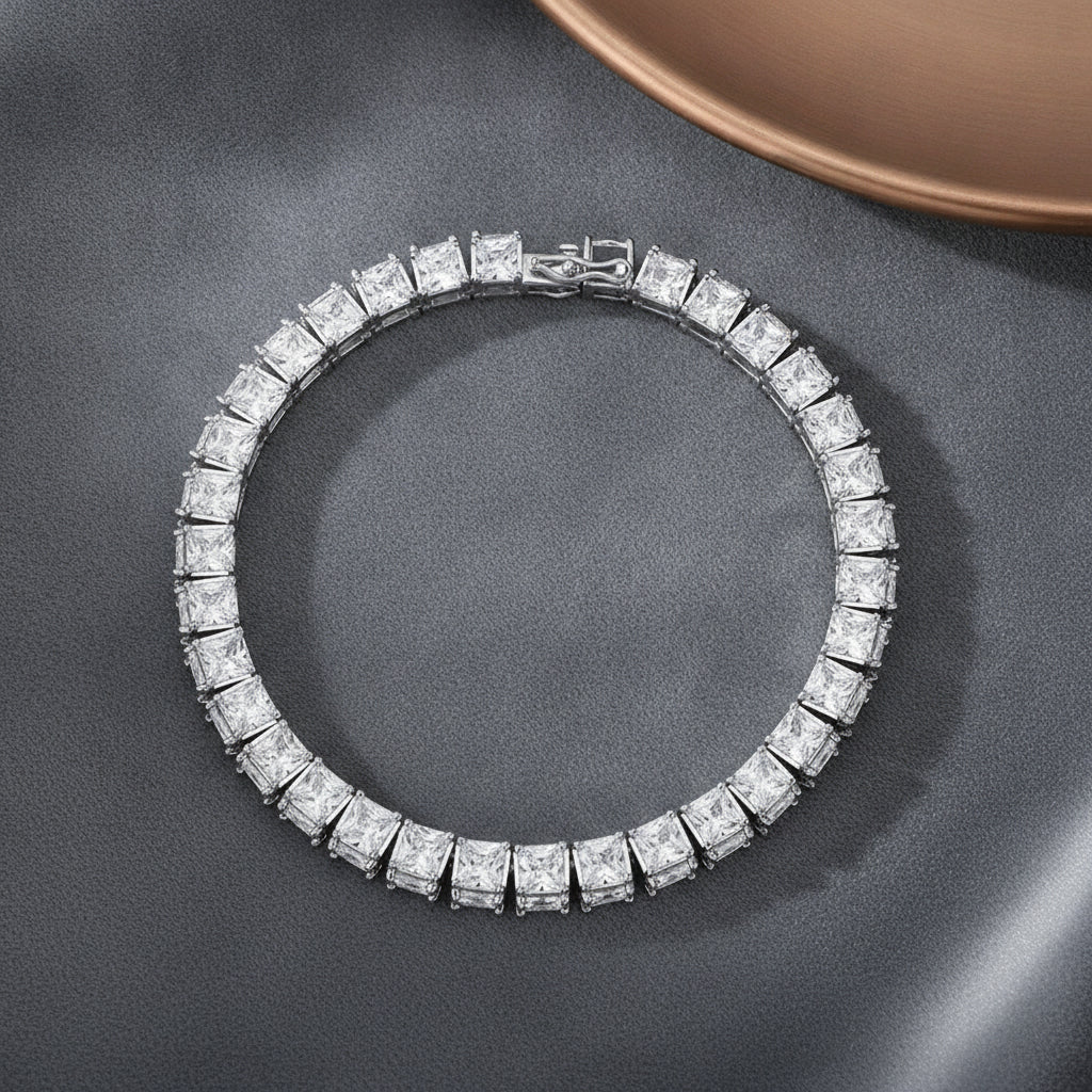 Gold-Plated Copper Zircon Square Bracelet for Unisex, in Silver / Clear