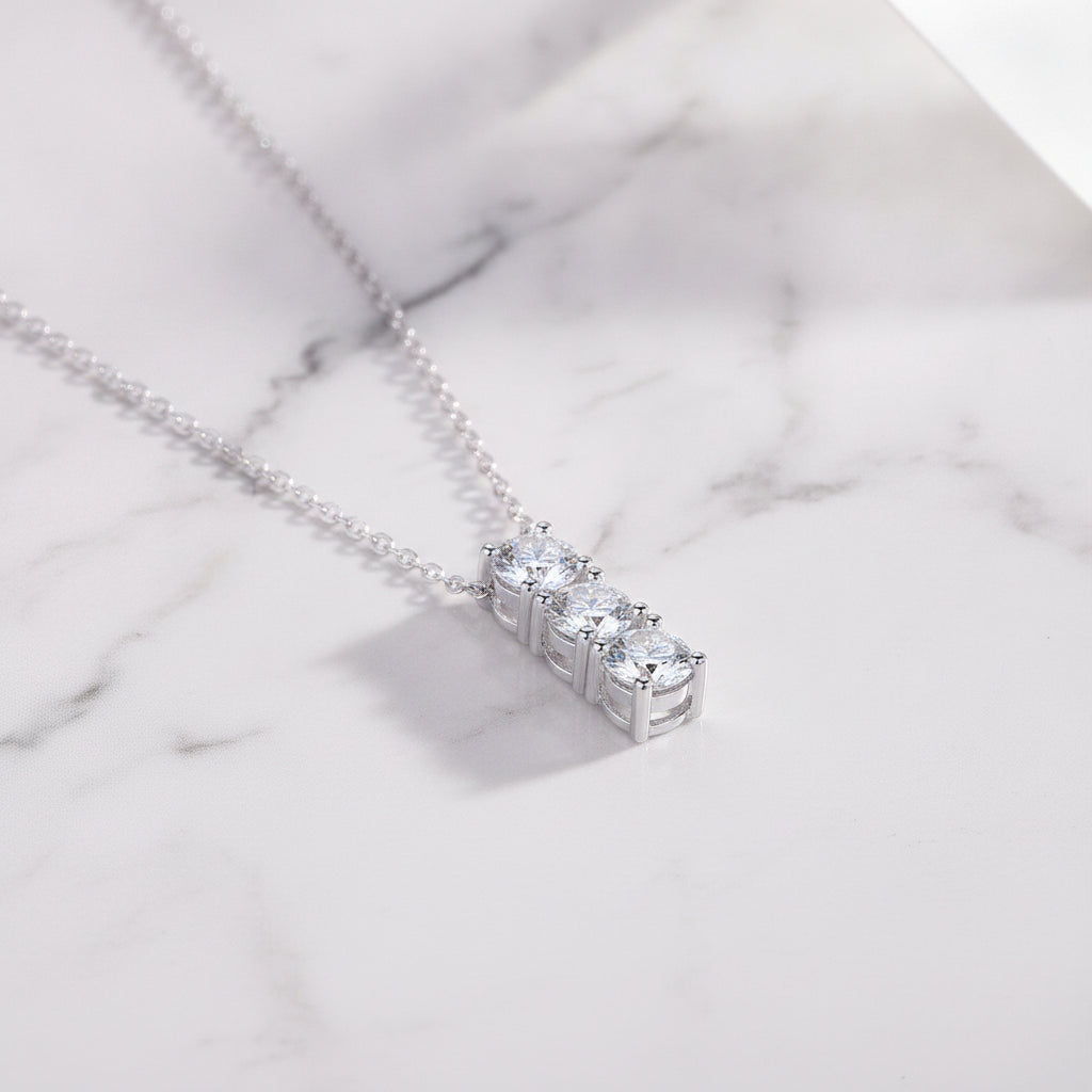 Platinum-plated S925 Silver Moissanite Circle Necklace