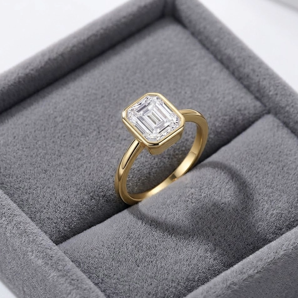 The Aurelian Emerald-Cut Solitaire | 18K Gold & Moissanite