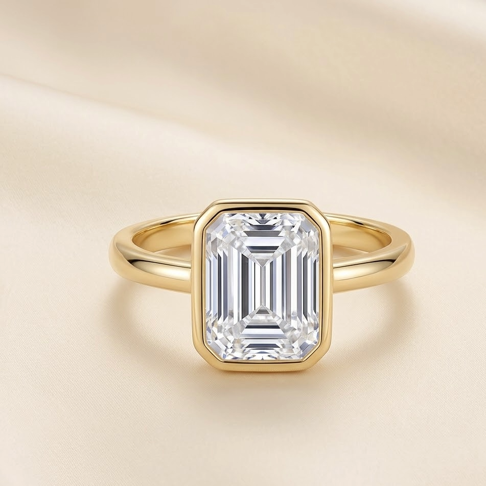 The Aurelian Emerald-Cut Solitaire | 18K Gold & Moissanite