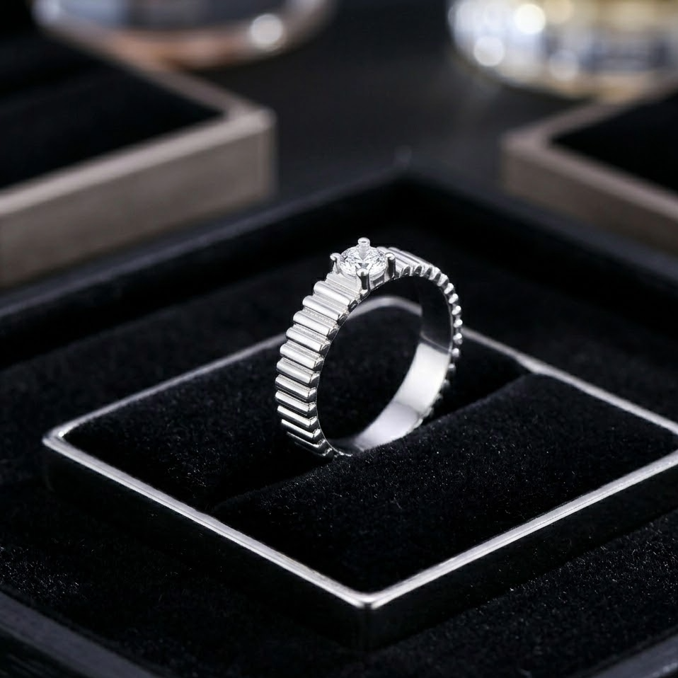 The Genevieve Vintage Moissanite Ring | High-Polish S925 Sterling Silver