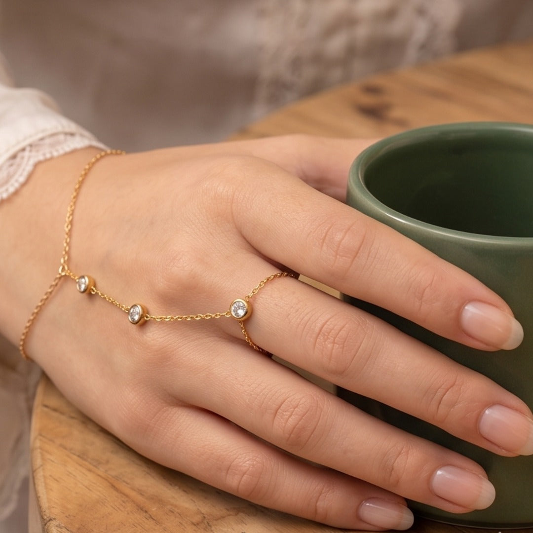 Exquisite Geometric Stainless Steel Finger Chain Bracelet - Trendy Diamond-Treated Hand Chain for Women